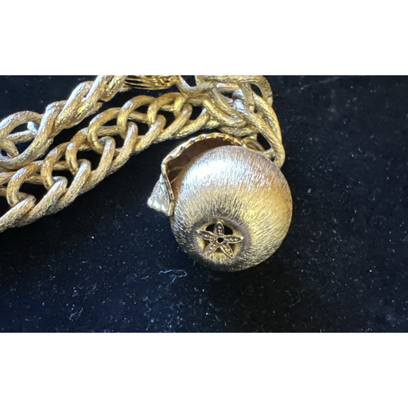 Vintage 70s Signed Napier charm link Apple Charm Bracelet Eugene Bertolli 6.75” - Picture 8 of 11